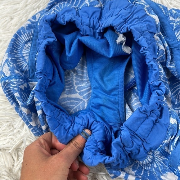 Lululemon Run: Tracker Shorts Beachy Floral White Fossil - Picture 3 of 4